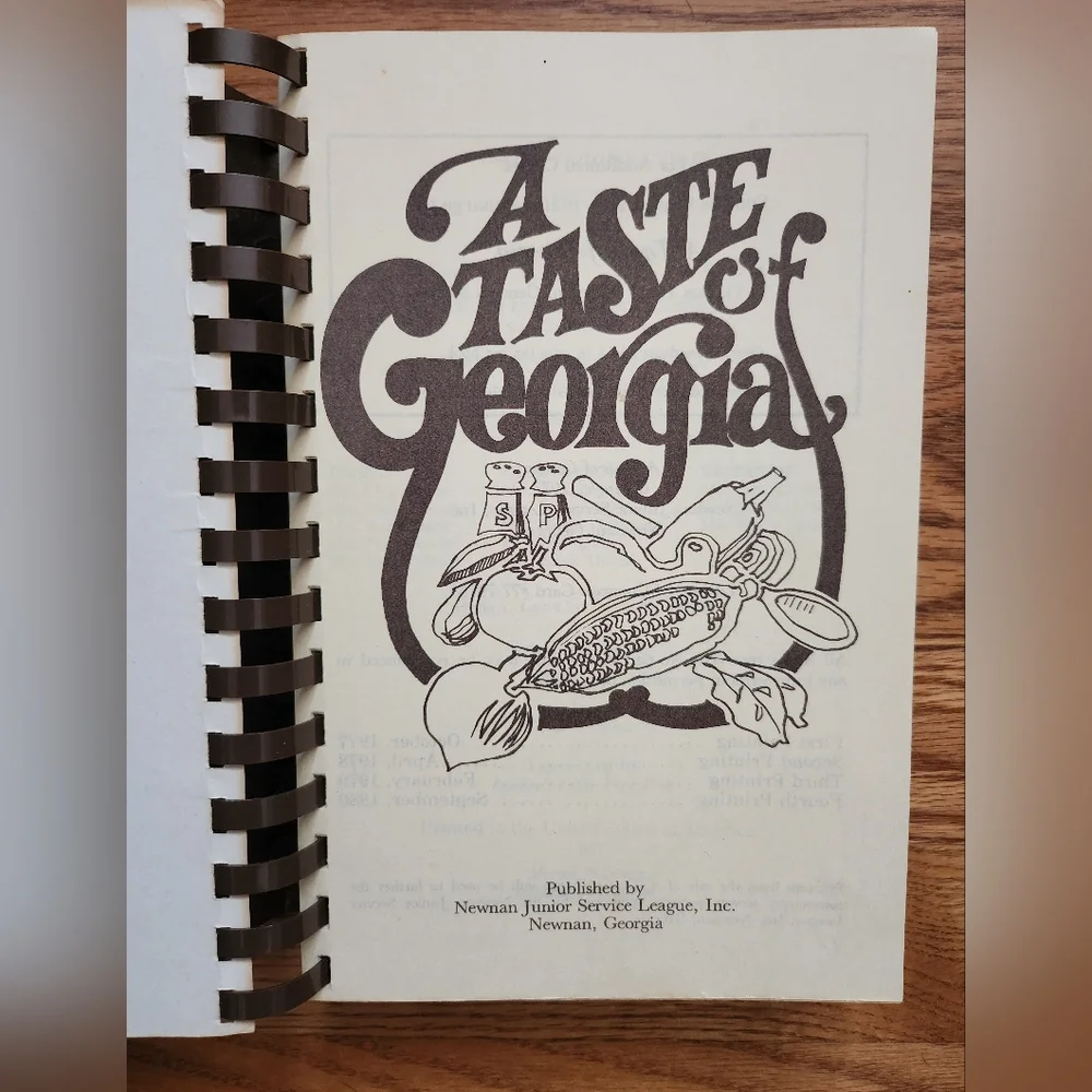 A Taste of Georgia Cookbook Vintage 1980  592 Pages
